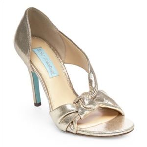 Gold Betsey Johnson shoes size 6.5 (NIB)